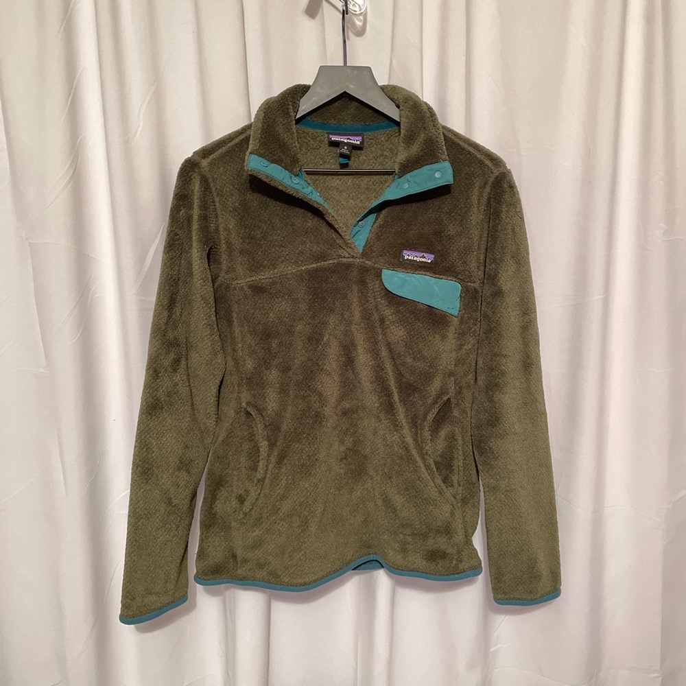 Patagonia women’s green fleece.